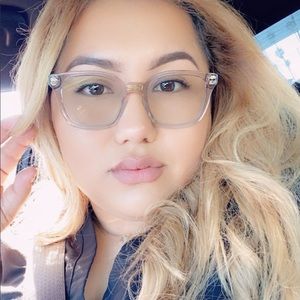 Meet your Posher, Nora